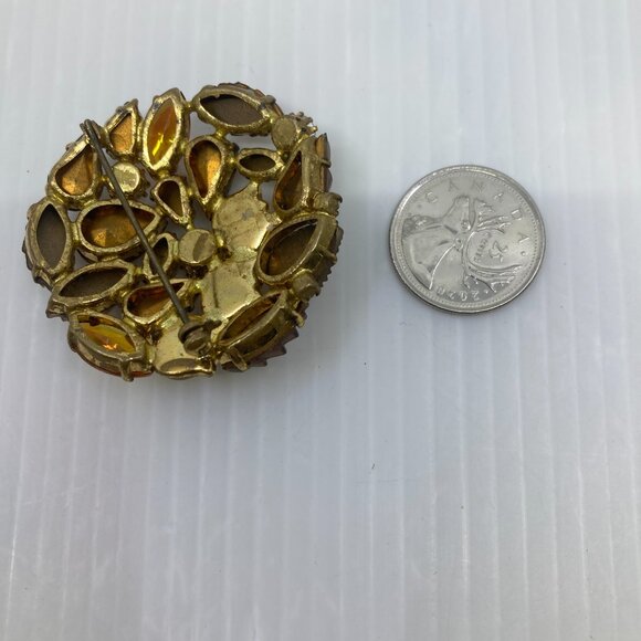 Vtg 1950 CONTINENTAL ? moulded glass rhinestone 1 3/4" diameter brooch - Picture 2 of 2